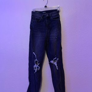 Black boyfriend jeans